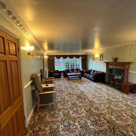 Unwind In Comfort At Cosy Caradus Your 4 Bedroom Home Sweet Home! Birmingham Exteriör bild