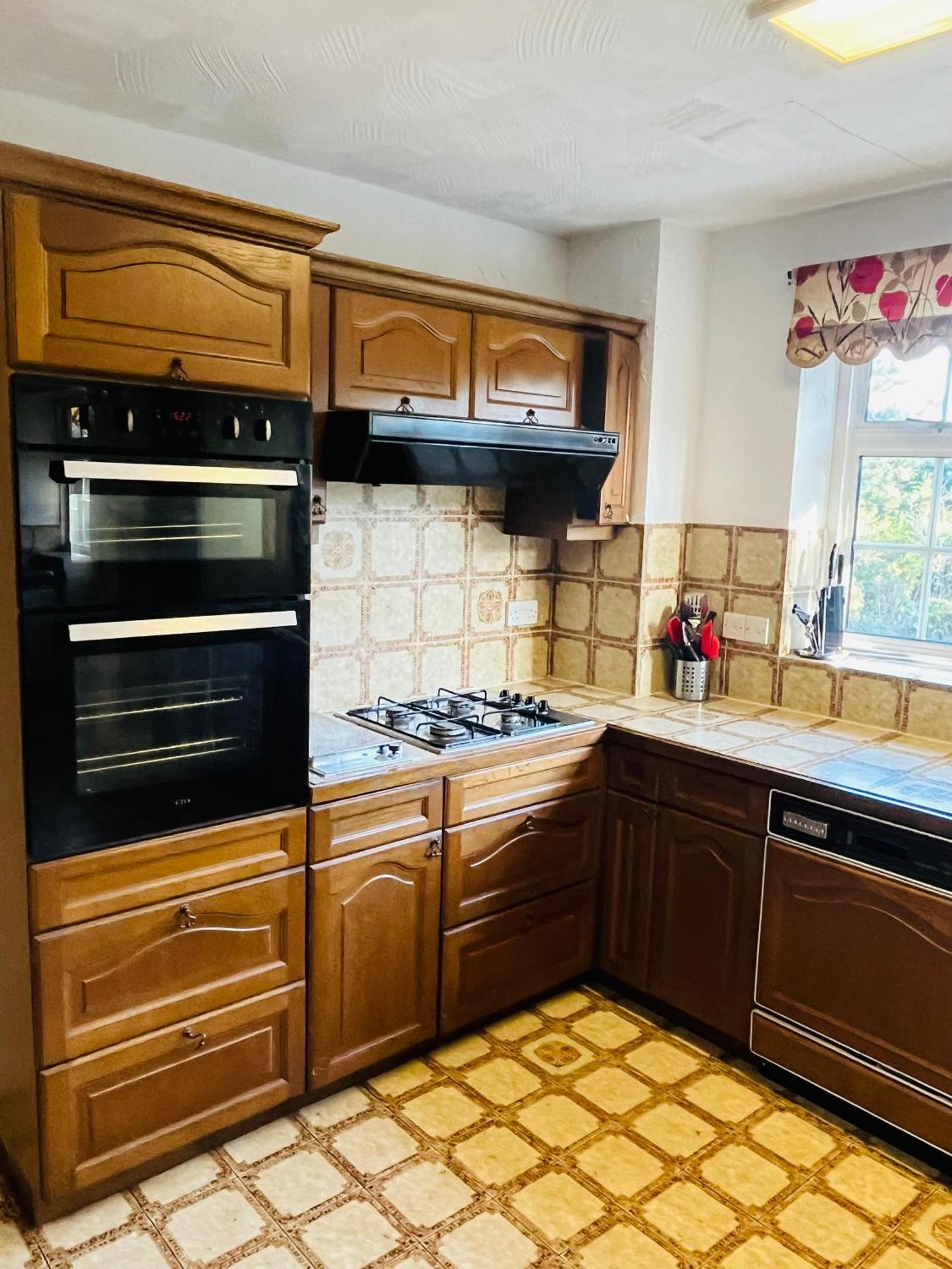 Unwind In Comfort At Cosy Caradus Your 4 Bedroom Home Sweet Home! Birmingham Exteriör bild
