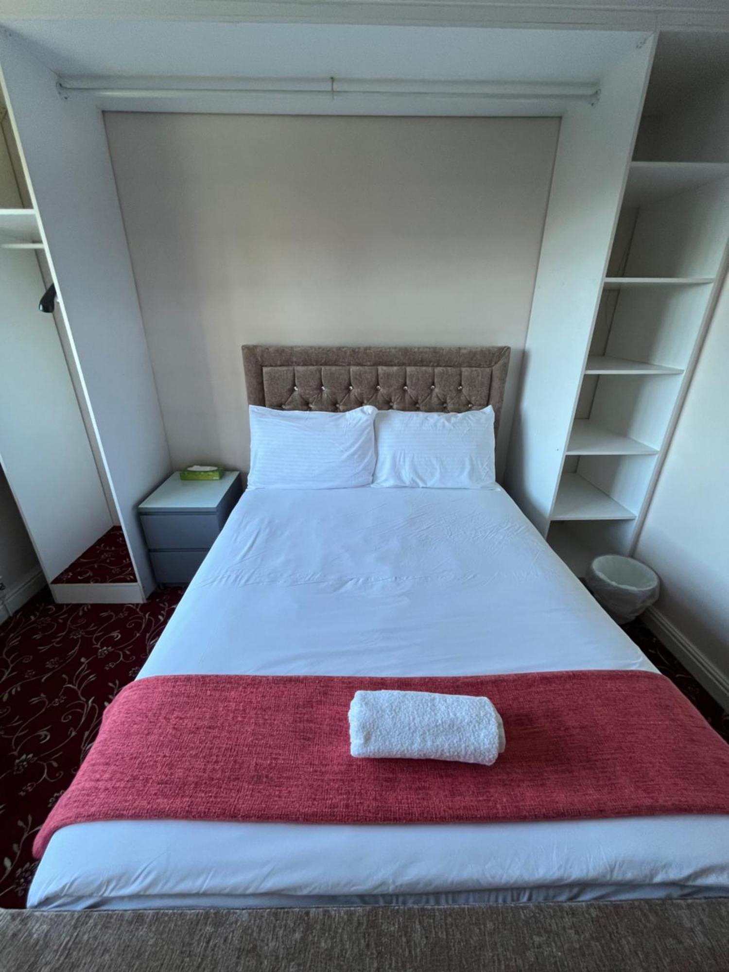 Unwind In Comfort At Cosy Caradus Your 4 Bedroom Home Sweet Home! Birmingham Exteriör bild