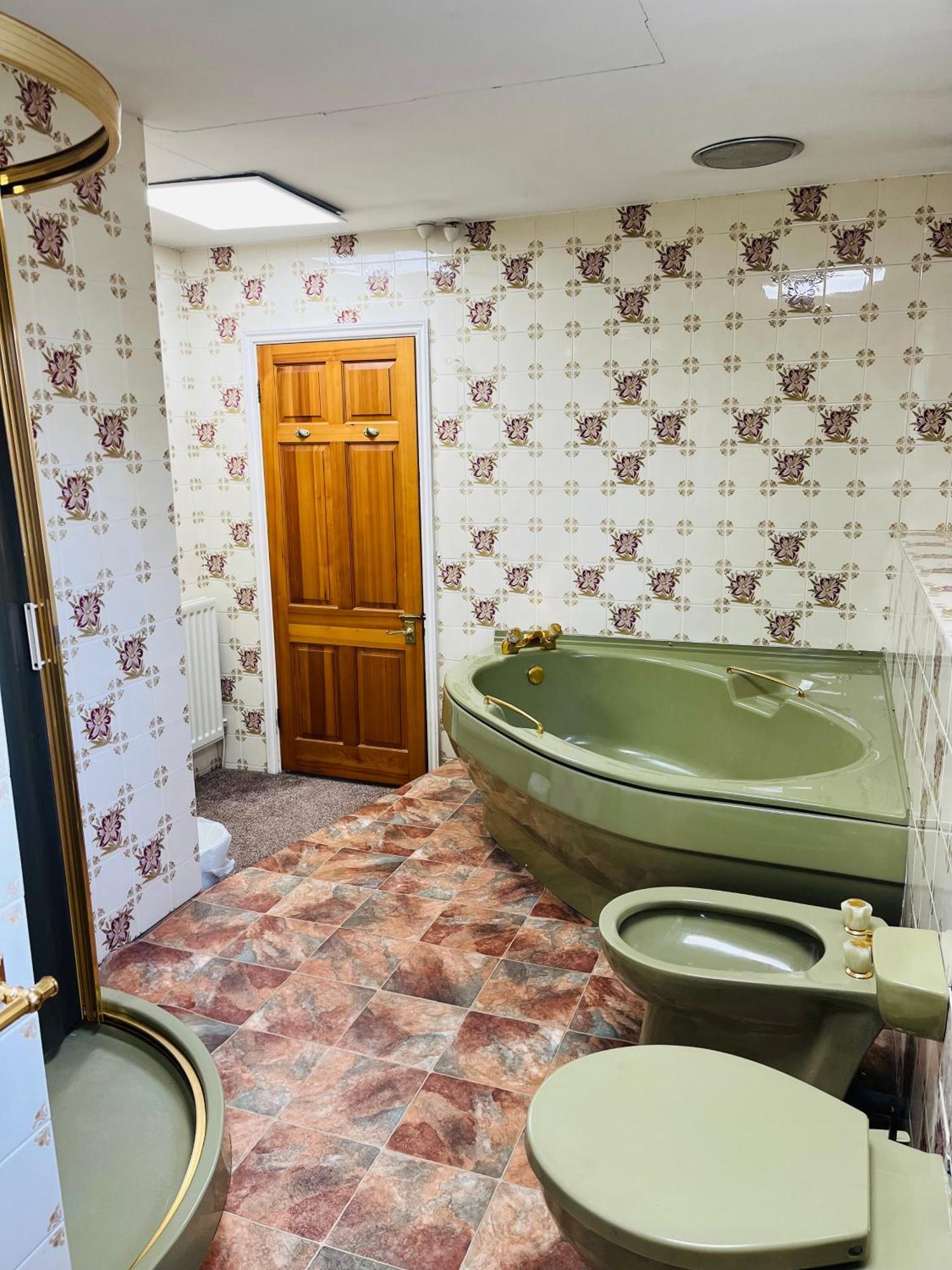 Unwind In Comfort At Cosy Caradus Your 4 Bedroom Home Sweet Home! Birmingham Exteriör bild