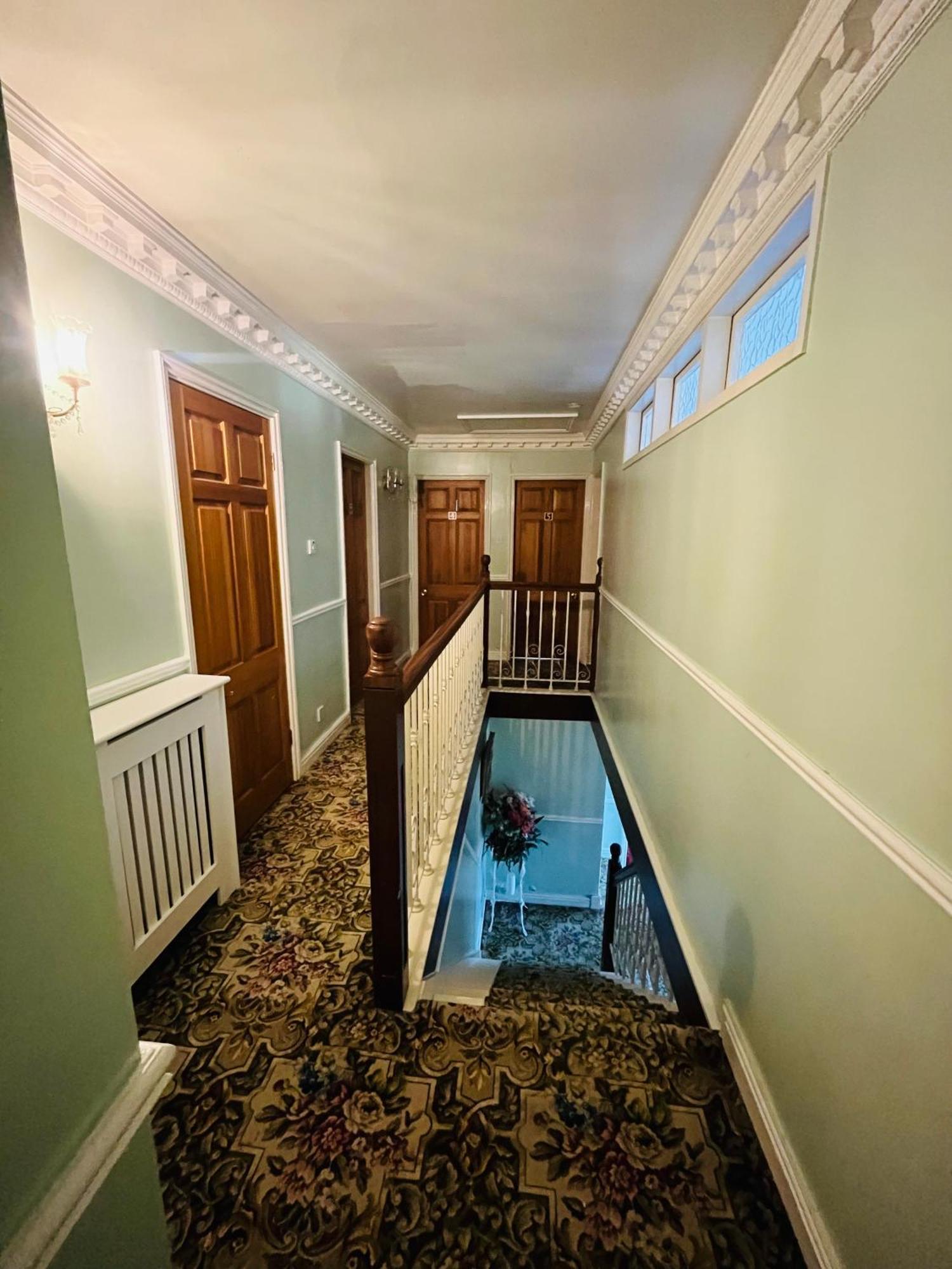 Unwind In Comfort At Cosy Caradus Your 4 Bedroom Home Sweet Home! Birmingham Exteriör bild