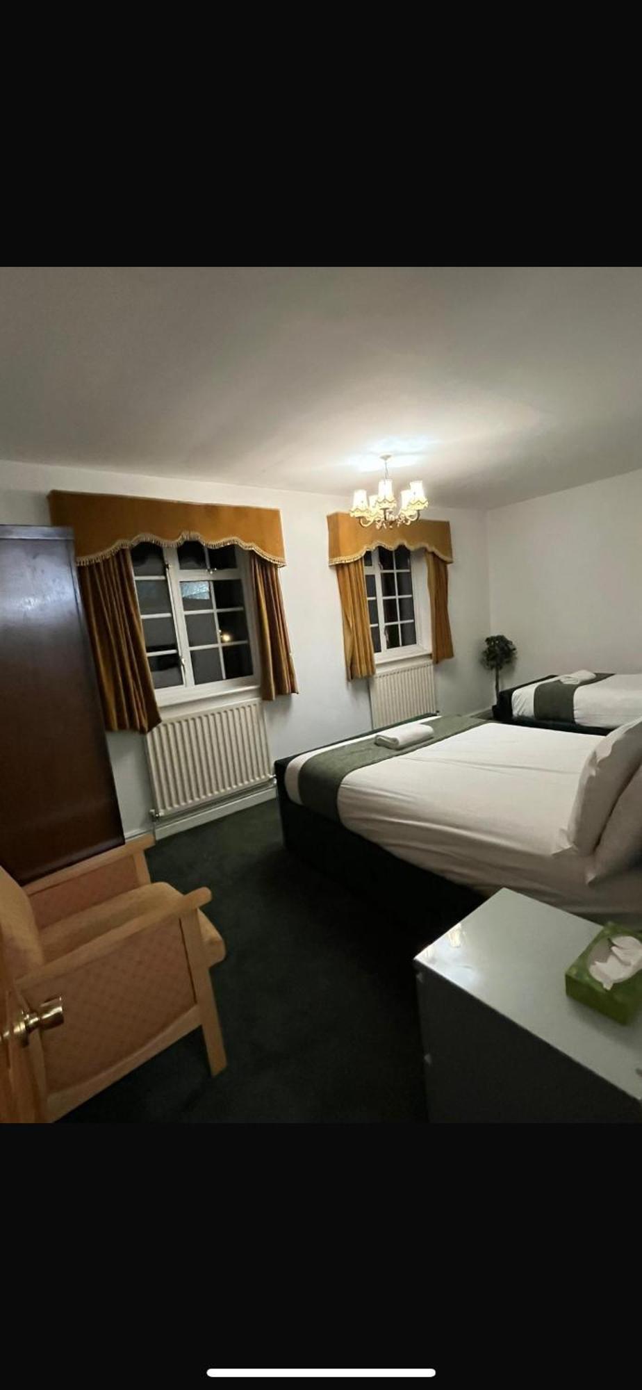 Unwind In Comfort At Cosy Caradus Your 4 Bedroom Home Sweet Home! Birmingham Exteriör bild