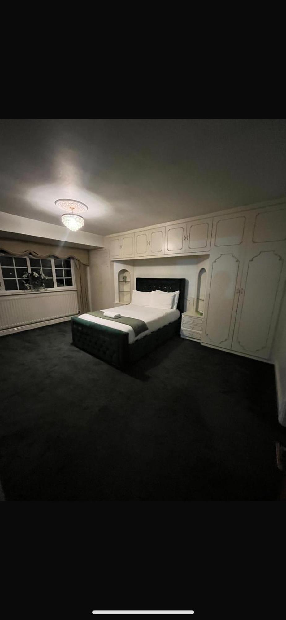 Unwind In Comfort At Cosy Caradus Your 4 Bedroom Home Sweet Home! Birmingham Exteriör bild