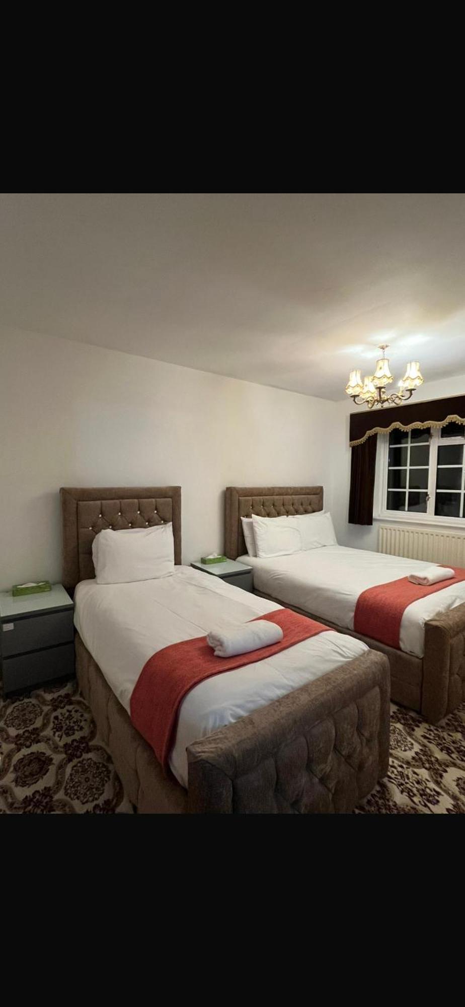 Unwind In Comfort At Cosy Caradus Your 4 Bedroom Home Sweet Home! Birmingham Exteriör bild