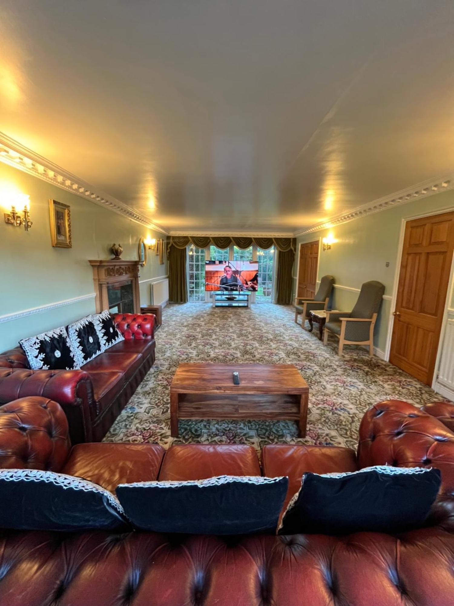 Unwind In Comfort At Cosy Caradus Your 4 Bedroom Home Sweet Home! Birmingham Exteriör bild